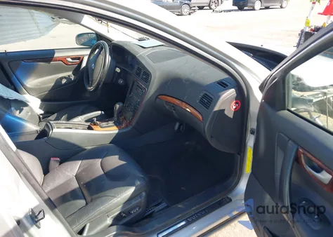 2006 Volvo S60 2.5T z USA, uszkodzony, nr VIN YV1RS592662523825